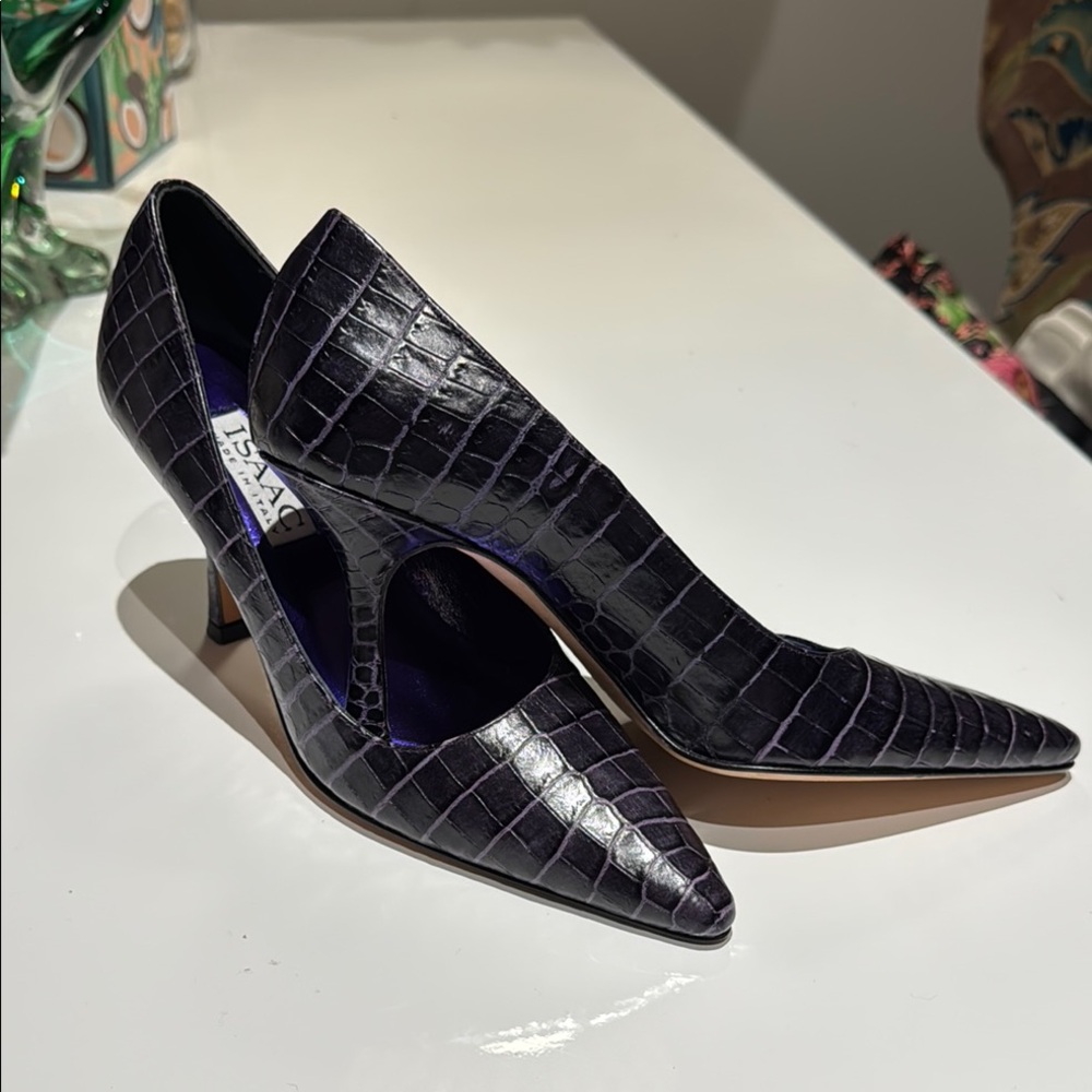 Isaac Rosalyn, made in Italy Elegant Dark Plum Croc-Embossed Heels Size 6 NEW!